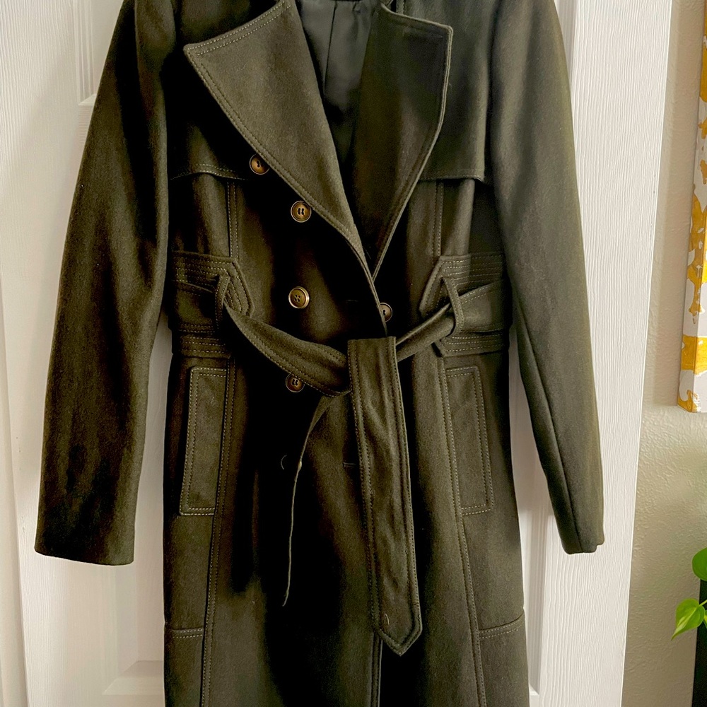 Nine West Size 4 jacket olive color